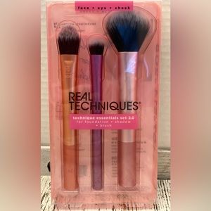 Real Techniques Brush Set Essentials 2.0 for Eyes Face and Cheeks 3 Pcs New